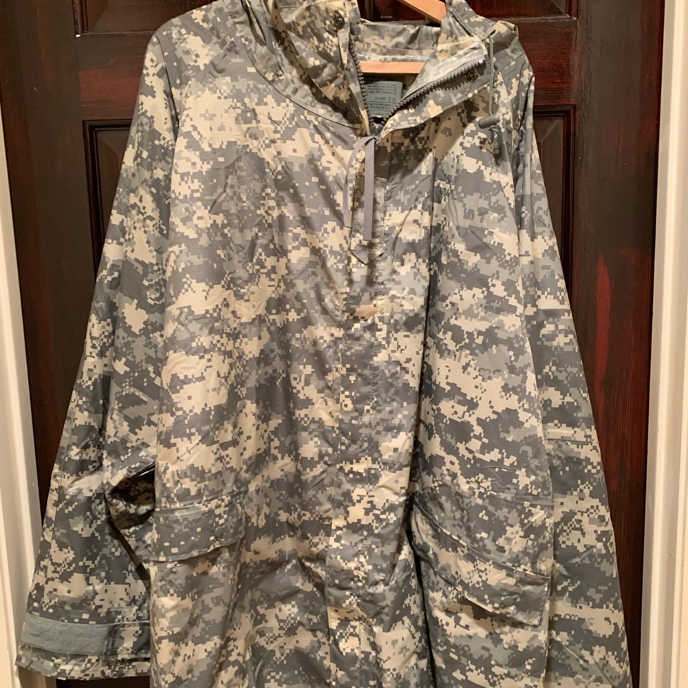 Men’s camo rain jacket